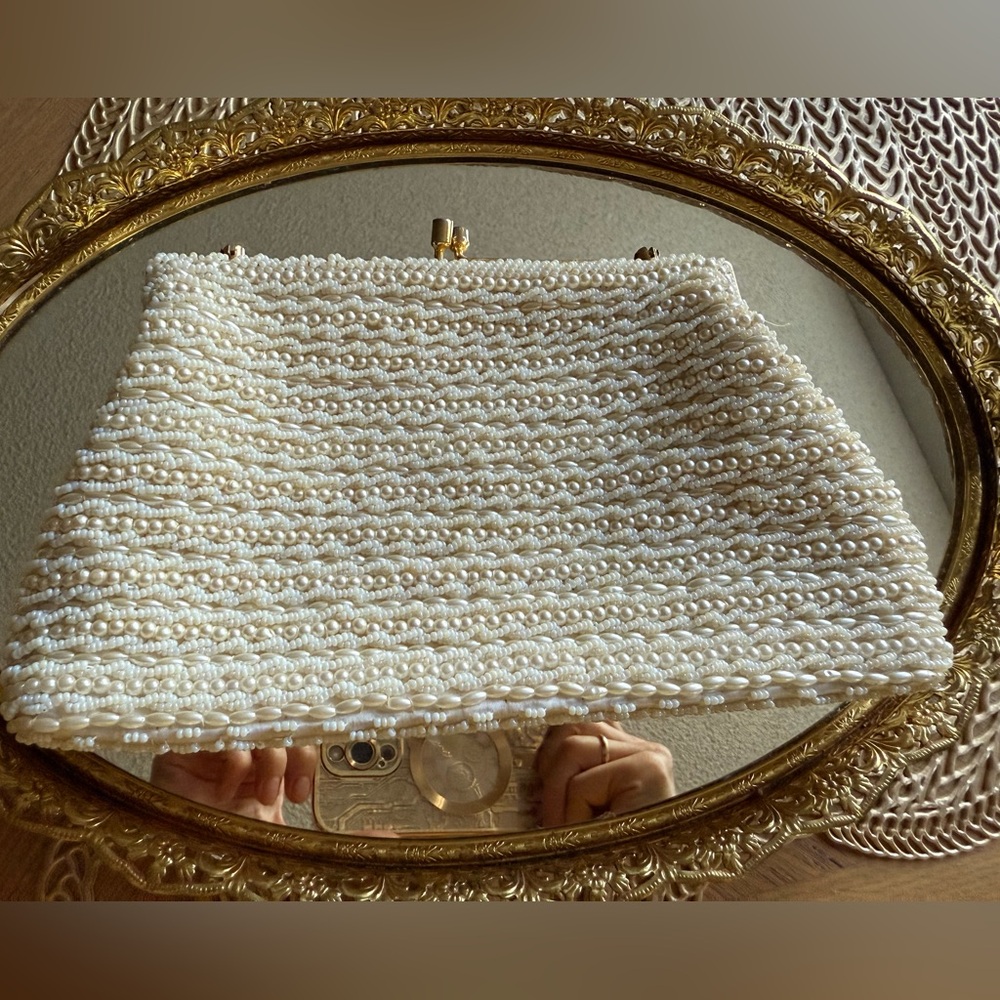 Elegant Cream Beaded Clutch